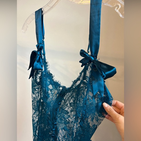 Vintage gold label Victoria's Secret lingerie - Picture 9 of 9